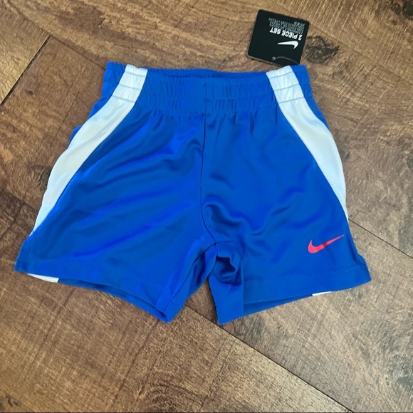 NWT Nike baby toddler boy 2 piece set shorts SS T-shirt 12 months - Picture 5 of 6
